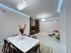 Bakı, həyət evi 5 otaqlı, satılır, 225 m² , 5.6 sot , Xəzər rayonu, Mərdəkan