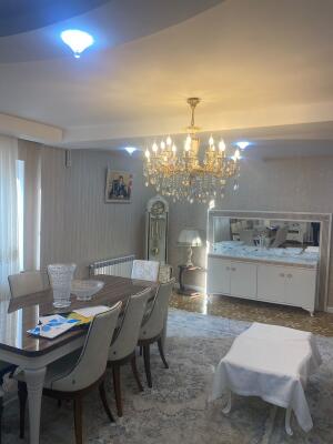 Bakı, köhnə tikili 4 otaqlı, satılır, 100 m²  , Nərimanov rayonu