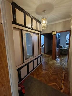 Bakı, köhnə tikili 5 otaqlı, satılır, 120 m²  , Binəqədi rayonu, 8-ci mikrorayon