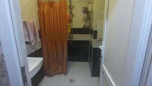 Bakı, köhnə tikili 3 otaqlı, satılır, 90 m²  , Xəzər rayonu, Buzovna