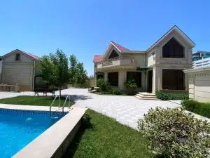 5 otaqlı bağ/həyət evi, satılır, 300 m², 7 sot, Bakı, Xəzər rayonu, Buzovna