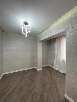 Bakı, köhnə tikili 3 otaqlı, satılır, 68 m²  , Binəqədi rayonu, 8-ci mikrorayon
