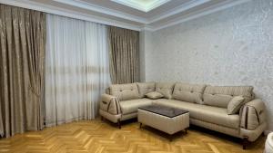 Bakı, yeni tikili 2 otaqlı, kirayə, 95 m²  , Xətai rayonu, Ağ şəhər