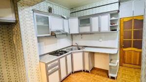 Bakı, köhnə tikili 3 otaqlı, satılır, 85 m²  , Xətai rayonu, H.Aslanov qəs.