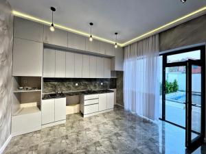 Bakı, bağ/həyət evi 3 otaqlı, satılır, 130 m² , 3 sot , Xəzər rayonu, Şüvəlan