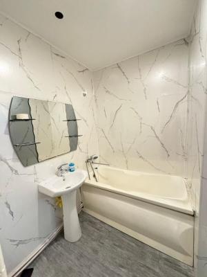 Bakı, köhnə tikili 2 otaqlı, satılır, 52 m²  , Nərimanov rayonu