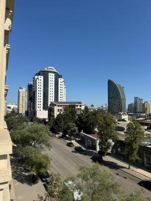 Bakı, yeni tikili 3 otaqlı, satılır, 166 m²  , Nərimanov rayonu
