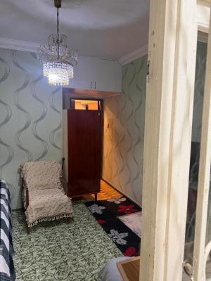 Bakı, köhnə tikili 4 otaqlı, satılır, 85 m²  , Binəqədi rayonu, 9-cu mikrorayon