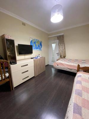 Bakı, köhnə tikili 4 otaqlı, satılır, 84 m²  , Xətai rayonu, Əhmədli