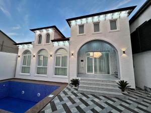 Bakı, bağ/həyət evi 4 otaqlı, satılır, 140 m² , 2.5 sot , Xəzər rayonu, Binə qəs.