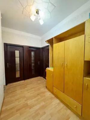 Bakı, köhnə tikili 3 otaqlı, satılır, 110 m²  , Binəqədi rayonu, 8-ci mikrorayon