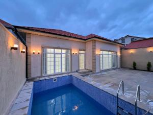 Bakı, həyət evi 4 otaqlı, satılır, 130 m² , 2.5 sot , Xəzər rayonu, Şüvəlan