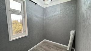 Bakı, köhnə tikili 2 otaqlı, satılır, 40 m²  , Binəqədi rayonu, 7-ci mikrorayon