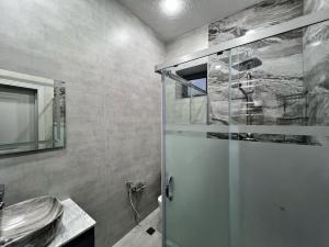 Bakı, həyət evi 4 otaqlı, satılır, 160 m² , 4 sot , Xəzər rayonu, Şüvəlan