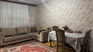 Bakı, köhnə tikili 2 otaqlı, satılır, 55 m²  , Nəsimi rayonu, 5-ci mikrorayon