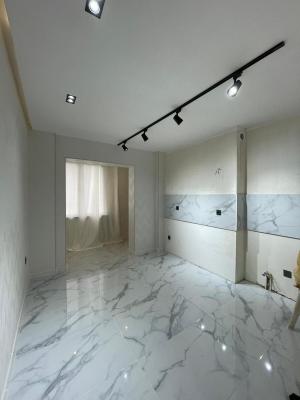Bakı, köhnə tikili 3 otaqlı, satılır, 68 m²  , Binəqədi rayonu, 8-ci mikrorayon