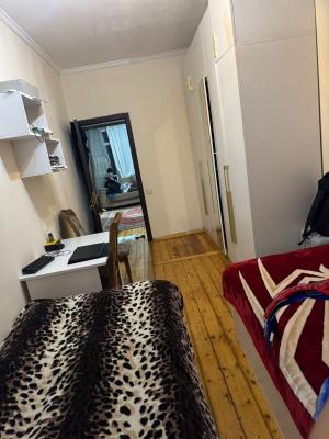 Bakı, köhnə tikili 2 otaqlı, satılır, 55 m²  , Nəsimi rayonu, 5-ci mikrorayon