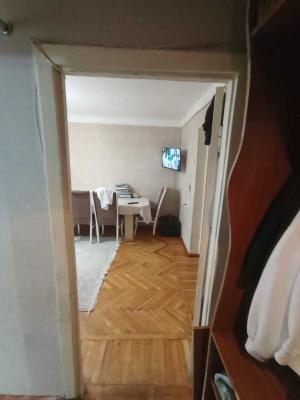 Bakı, köhnə tikili 2 otaqlı, satılır, 50 m²  , Nizami rayonu, 8-ci kilometr