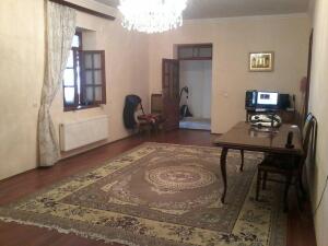 Bakı, həyət evi 6 otaqlı, satılır, 310 m² , 5 sot , Binəqədi rayonu, Binəqədi qəs.