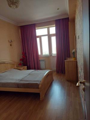 Bakı, yeni tikili 3 otaqlı, kirayə, 130 m²  , Binəqədi rayonu, 8-ci mikrorayon