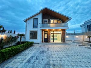 Bakı, həyət evi 5 otaqlı, satılır, 250 m² , 5 sot , Xəzər rayonu, Şüvəlan