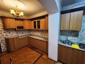 Bakı, köhnə tikili 4 otaqlı, kirayə, 100 m²  , Nərimanov rayonu, Böyükşor qəs.