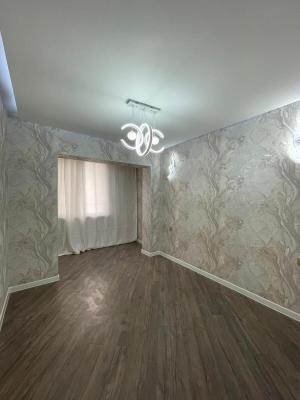 Bakı, köhnə tikili 3 otaqlı, satılır, 68 m²  , Binəqədi rayonu, 8-ci mikrorayon