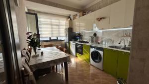 Bakı, yeni tikili 2 otaqlı, satılır, 65 m²  , Suraxanı rayonu, Qaraçuxur qəs.