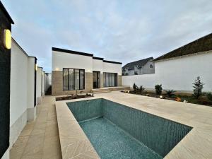 Bakı, bağ/həyət evi 4 otaqlı, satılır , 4.6 sot , Xəzər rayonu, Şüvəlan