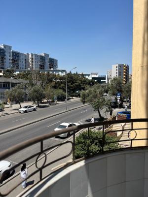 Bakı, yeni tikili 3 otaqlı, satılır, 128 m²  , Nəsimi rayonu, 5-ci mikrorayon