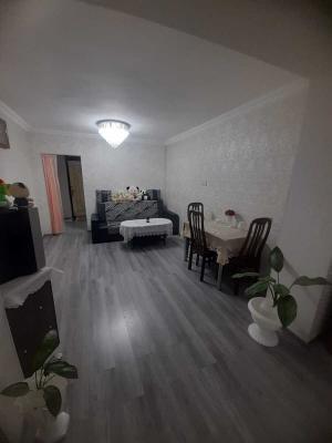 Sumqayıt, köhnə tikili 2 otaqlı, satılır, 40 m²  , 5-ci mikrorayon