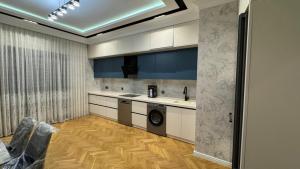 Bakı, yeni tikili 2 otaqlı, kirayə, 95 m²  , Xətai rayonu, Ağ şəhər