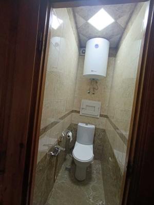 Bakı, köhnə tikili 5 otaqlı, satılır, 120 m²  , Binəqədi rayonu, 8-ci mikrorayon