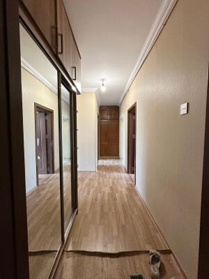 Bakı, köhnə tikili 3 otaqlı, satılır, 68 m²  , Nizami rayonu, 8-ci kilometr
