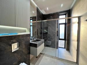 Bakı, həyət evi 5 otaqlı, satılır, 200 m² , 4 sot , Xəzər rayonu, Şüvəlan