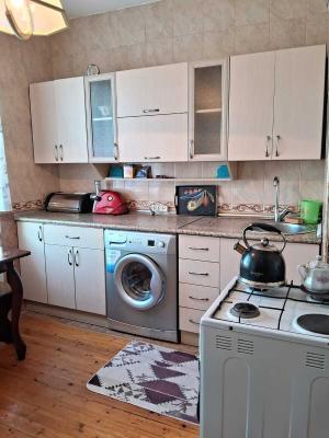 Bakı, köhnə tikili 2 otaqlı, satılır, 65 m²  , Xətai rayonu, Əhmədli