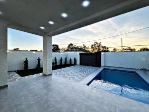 Bakı, bağ/həyət evi 4 otaqlı, satılır, 150 m² , 3.3 sot , Xəzər rayonu, Şüvəlan