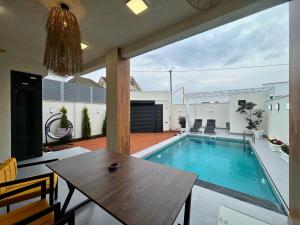 Bakı, həyət evi 4 otaqlı, satılır, 160 m² , 3 sot , Xəzər rayonu, Şüvəlan