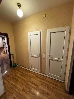 Bakı, köhnə tikili 4 otaqlı, satılır, 100 m²  , Binəqədi rayonu, 8-ci mikrorayon