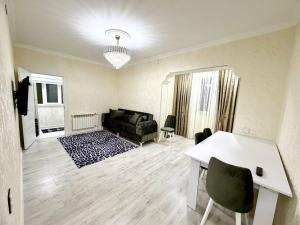 Bakı, köhnə tikili 2 otaqlı, kirayə, 50 m²  , Binəqədi rayonu, 9-cu mikrorayon