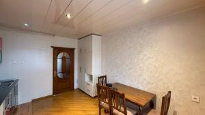 Bakı, köhnə tikili 3 otaqlı, satılır, 110 m²  , Nizami rayonu, 8-ci kilometr