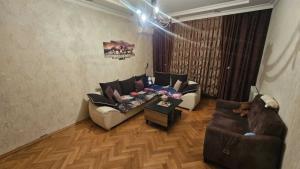 Bakı, köhnə tikili 2 otaqlı, satılır, 65 m²  , Yasamal rayonu, Yasamal qəs.