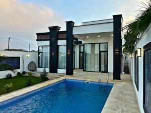 Bakı, bağ/həyət evi 4 otaqlı, satılır, 160 m² , 4.5 sot , Xəzər rayonu, Şüvəlan