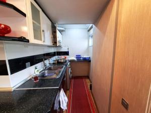 Bakı, köhnə tikili 3 otaqlı, satılır, 90 m²  , Nizami rayonu, 8-ci kilometr