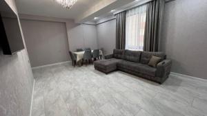 Bakı, yeni tikili 4 otaqlı, kirayə, 140 m²  , Xətai rayonu