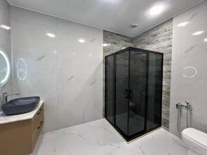 Bakı, həyət evi 4 otaqlı, satılır, 270 m² , 3 sot , Xəzər rayonu, Şüvəlan