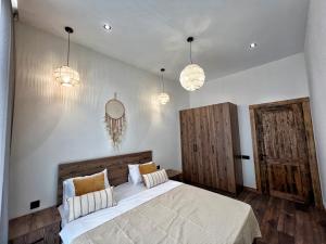 Bakı, həyət evi 4 otaqlı, satılır, 200 m² , 5.1 sot , Xəzər rayonu, Şüvəlan