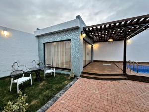 Bakı, bağ/həyət evi 5 otaqlı, satılır, 200 m² , 4 sot , Xəzər rayonu, Şüvəlan