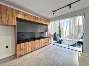 Bakı, həyət evi 5 otaqlı, satılır, 260 m² , 6 sot , Xəzər rayonu, Mərdəkan