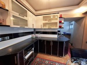 Bakı, köhnə tikili 3 otaqlı, satılır, 90 m²  , Nizami rayonu, 8-ci kilometr
